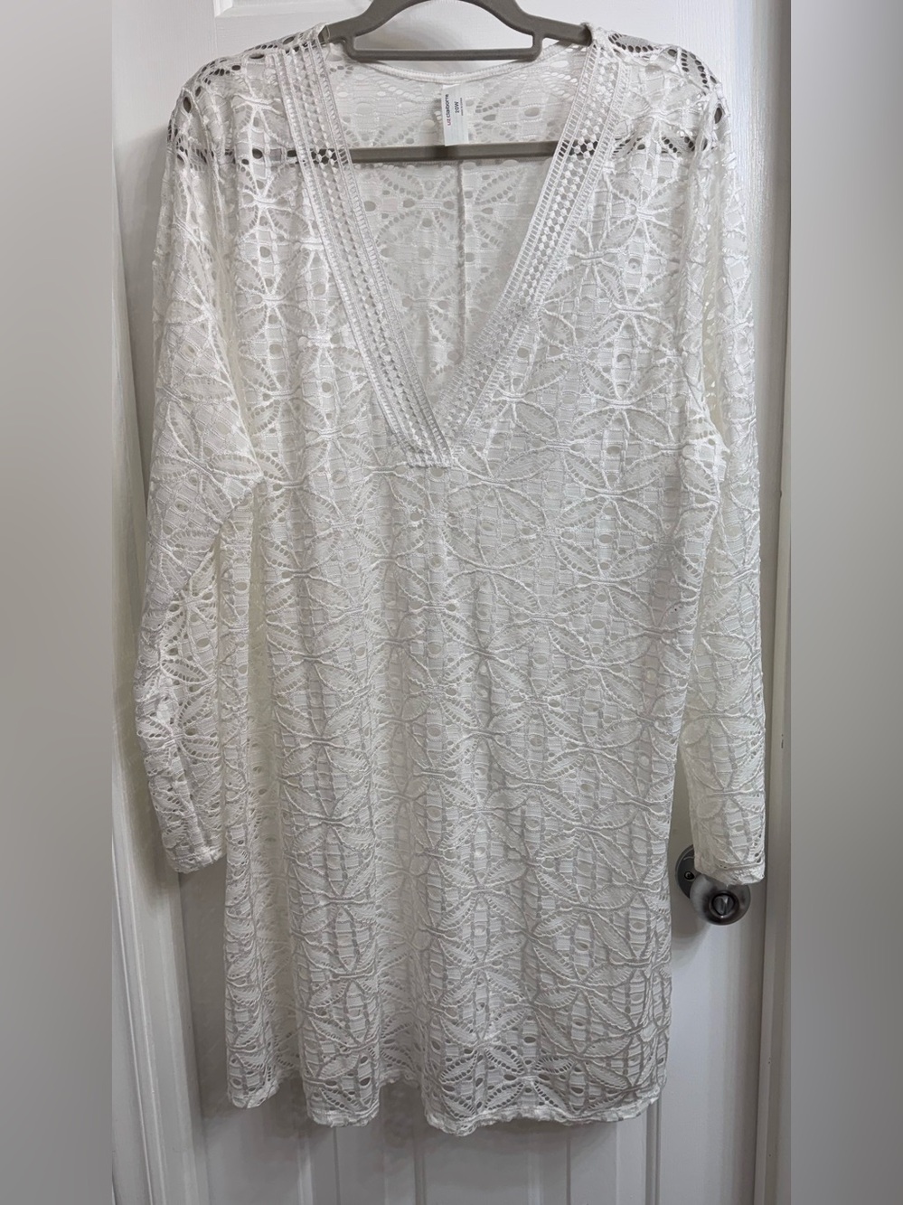 Liz Claiborne White Lace Long Sleeve V-Neck Swim Coverup, NEW With Tags!